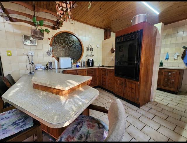 4 BEDROOM HOUSE FOR SALE IN THEOVILLE